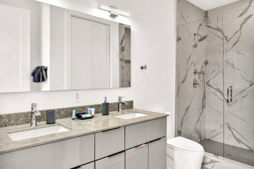 New Chic 3BR in Ft Lauderdale by Airport, Port & Beach in Fort Lauderdale, USA