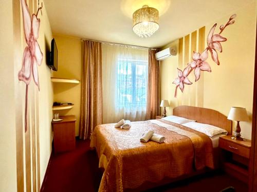 Standard Double Room image 5