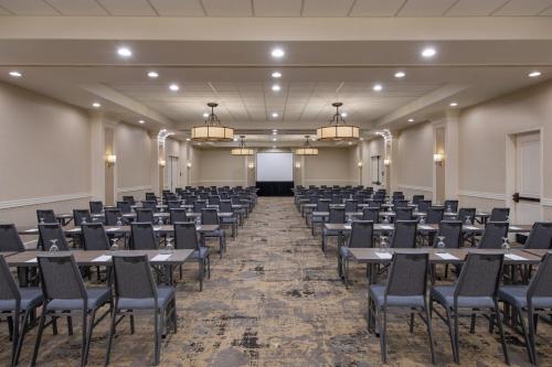 560538175 The Westin Sacramento Riverfront Hotel & Spa