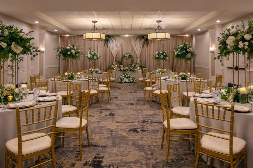 560538196 The Westin Sacramento Riverfront Hotel & Spa