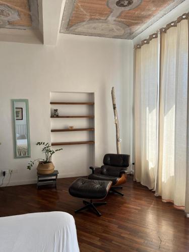 THE SUNSHINE LOFT