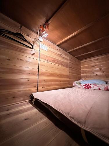 Bed in 6-Bed Mixed Dormitory Room image 4