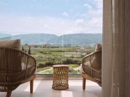 발코니/테라스, Armela Villa, with Pool & Captivating Views, By ThinkVilla in 칼리파돈
