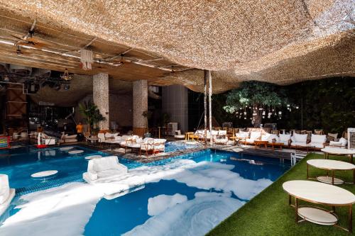 Ramee Dream Hotel Downtown - Swimming pool
