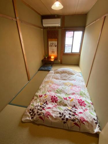 ホステル オトロ ムンド和室　2人部屋　共用バスルーム