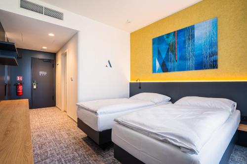 2 twin beds