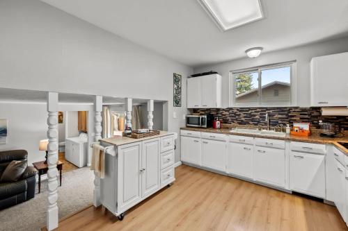 5632 Field St - image 5