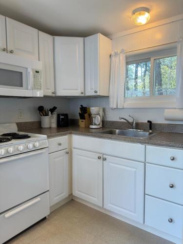 Even'tide Resort Motel & Cottages - image 6