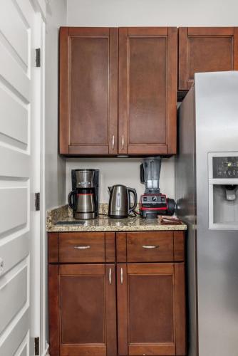 Walk to Forest Park Euclid Fire Pit Porch Swing