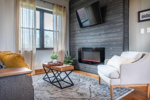 River City Loft - image 7