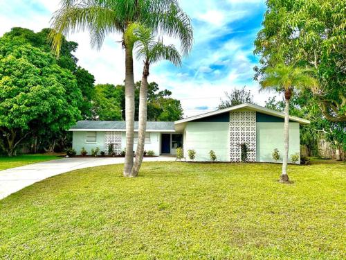 Sunshine Haven: Relax and Unwind in Sarasota, USA