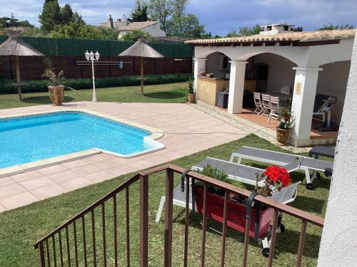 Les chambres d'hôtes d'Eloïse, piscine privée