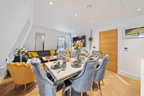 Marble Arch Luxury 3-Bedroom Penthouse Haven 73 - image 10