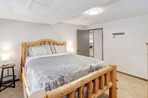 The Four Pines - Whole Unit in Morrison, USA