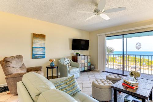 Pelican Cove Condo at Bradenton Beach with Pool! - image 11