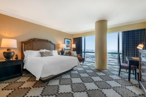 560622823 Omni Fort Worth Hotel