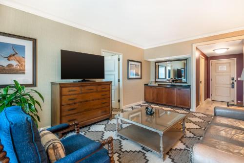 560622825 Omni Fort Worth Hotel