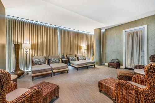 560622840 Omni Fort Worth Hotel