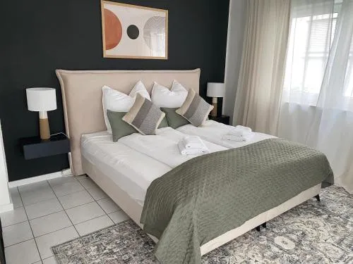 Moderne Wohnung mit Terrasse & Parkplatz; Nähe BWZK & Amazon in Koblenz, Deutschland