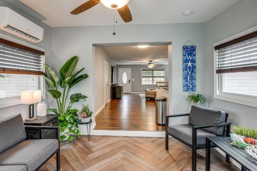 Avon Park Home with Private Hot Tub and Sunroom! in Avon Park, USA