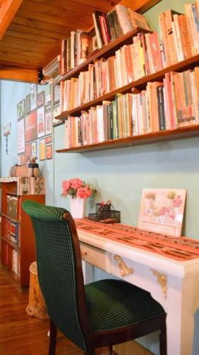 Momentazo! Wifi, Coffee & Books in Villa Ballester