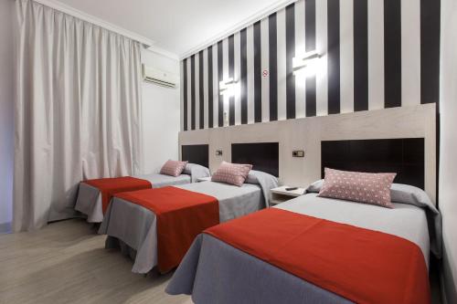 Hostal Castilla I Atocha - image 12