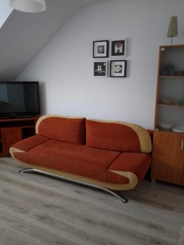 3 twin beds, 1 sofa bed