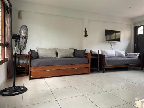 Mar y Asados - Chalet hasta 19 huéspedes con dos Parrillas (Mar y Asados - Chalet hasta 19 huespedes con dos Parrillas) near Aeroporto Internacional Astor Piazzolla