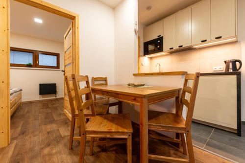 virtuve, Wellness Hotel Koliba in Komorni Lhotka