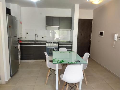 Zona residencial frente al lago! - image 5