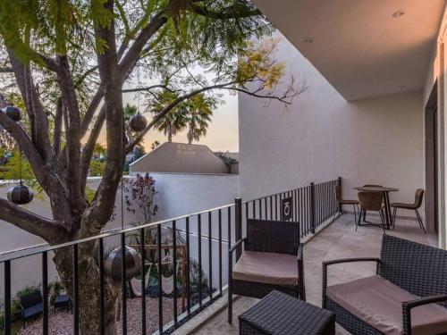 Luxury 2BR Condo AC Near Rosewood 3 min walk in San Miguel de Allende, Mexico