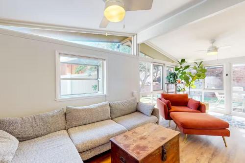 NEW Beautiful San Diego Mid-Century Treehouse in 拉米薩