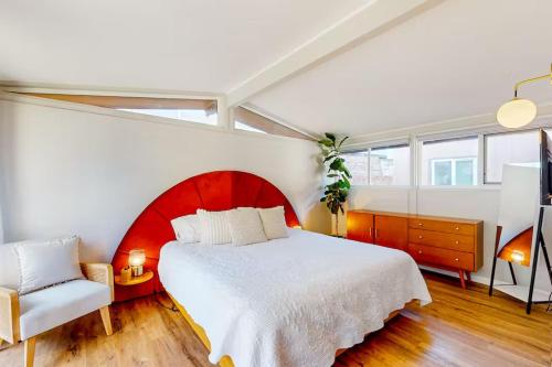 NEW Beautiful San Diego Mid-Century Treehouse in Spring Valley, USA