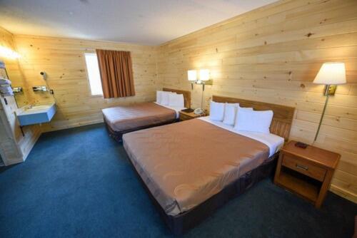 2 double beds