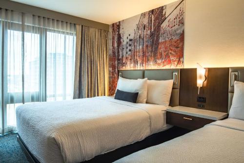 Hotel 43 - Tap to explore photos