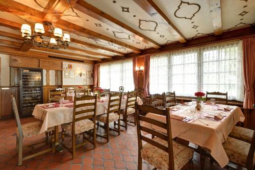 Restaurant, Hotel du Chasseur in Enges