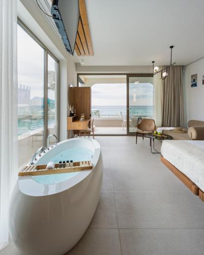 poreamme, Trypiti Resort Blue Dream Palace and Hive Water Park in Thassos