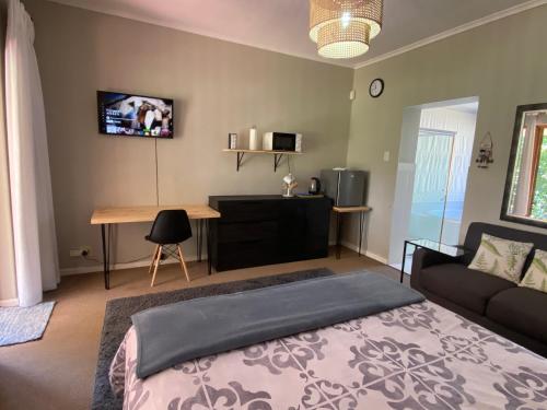 Garden Home in Upper Walmer Garden Home in Upper Walmer