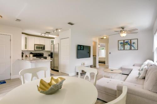 Light and Airy Jupiter Townhome Near Beaches!