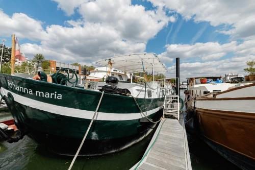 Bateau Johanna Maria sur la seine à 3 kilométres de Paris - Hôtel - Asnières-sur-Seine