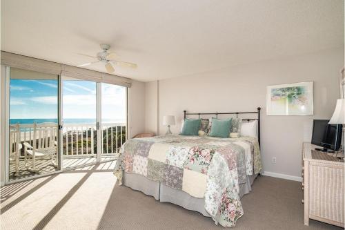 Beachside Paradise 3BR Panoramic Ocean Views in Pawleys Island, USA