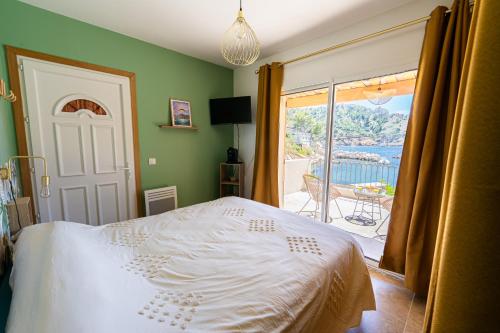 Le Cabanon - Les pieds dans l'eau - Calanques - Wifi in Ensuès-la-Redonne