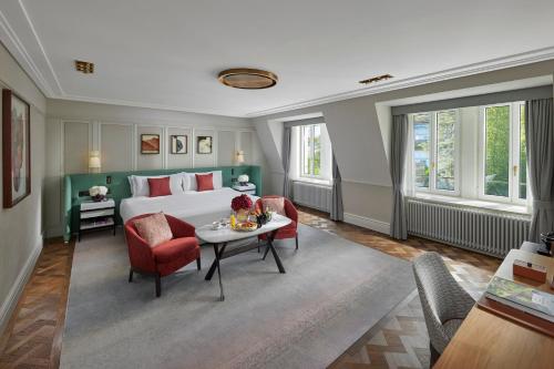 room detail thumbnail 1