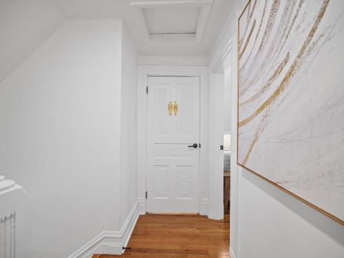 Shadyside, Central 3B Modern and Stylish Private Bedroom With Shared Bathroom and Free Parking in Pittsburgh, USA