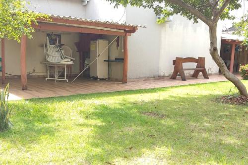 Oprema, Casa da vovó, 3 quartos, jardim e 2 vagas de garagem (Casa da vovo, 3 quartos, jardim e 2 vagas de garagem) in Coimbra