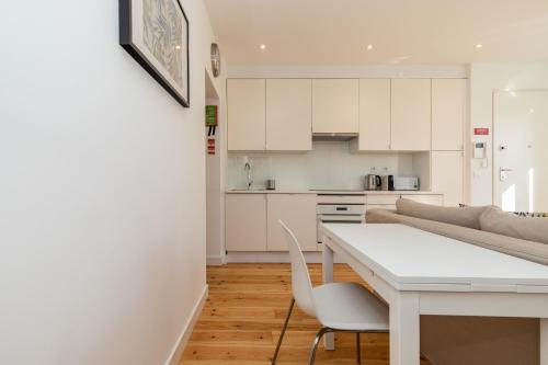 Santo António Prime Apartments by jolihomes - image 2
