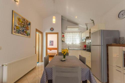 Apartment Grgo - image 12