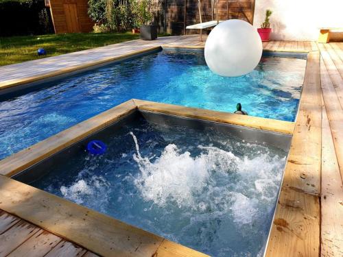 Villa à Biarritz avec Piscine et Jacuzzi au Calme