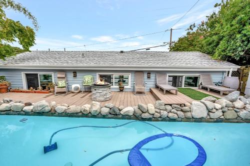 NEW BEACH Pool Home, New Industrial OCEAN Vibe, Hot Tub, Pool, Views in El Segundo, USA