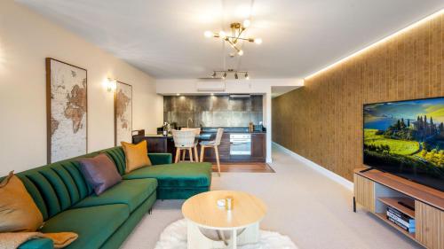 The Nugget-Free Parking-Lake Views-Family Friendly - image 12